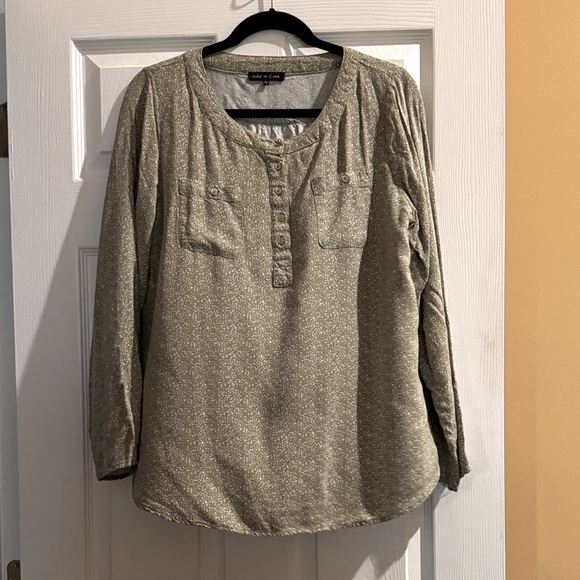 Violet & Claire Tops - Violet and Claire  Ladies Blouse Green/Sage long sleeve  Shirt. Size XL